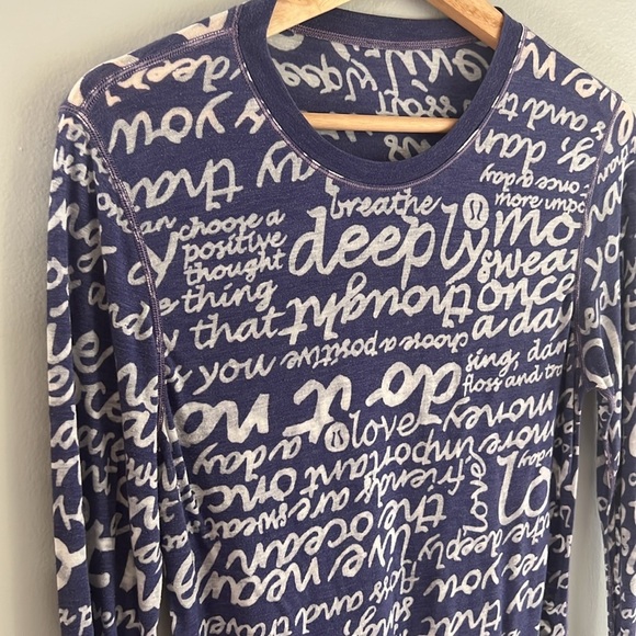LULULEMON Blue Graphic all Over Long Sleeve Top Size Large - Picture 5 of 8